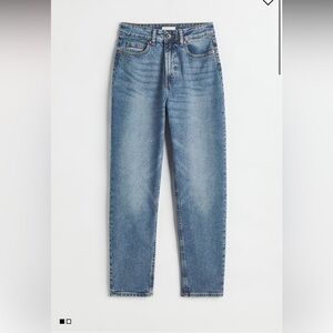 HIGH RISE SLIM LEG MOM JEANS